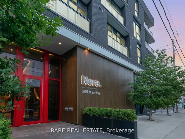 205 Manning Ave #102, Toronto, ON M6J 0E2