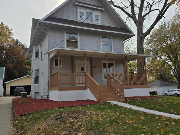 111 E Empire St, Freeport, IL 61032