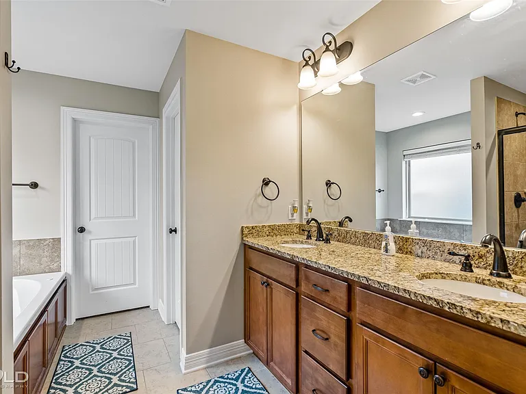 2396 Tallgrass Cir — Photo 13