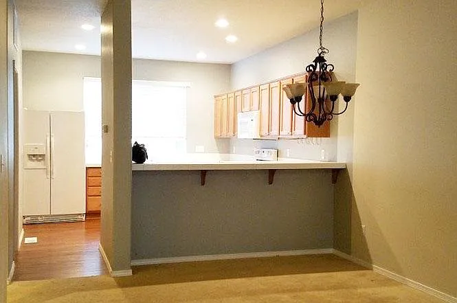 2 bed, 2.5 bath, 1487 sqft, $2,095 — Photo 4