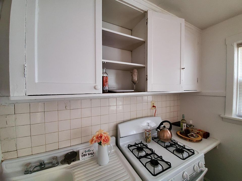 1st image of 4820 N Hermitage Ave #1