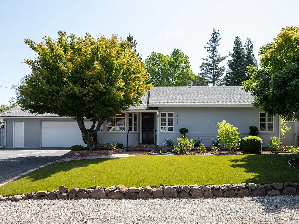 1265 Golden Way