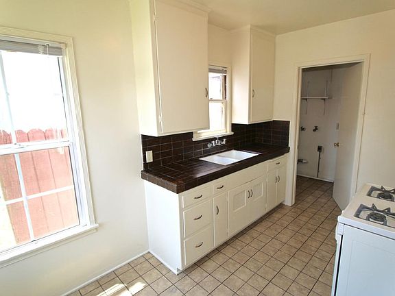 2nd image of 3405 W Alameda Ave