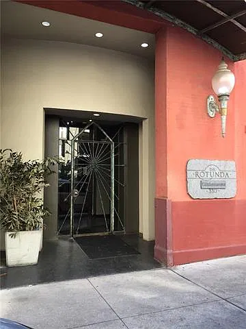 1 bed, 1.0 bath, 700 sqft, $1,550 — Photo 2