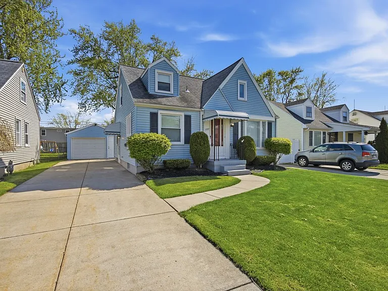 1257 Brighton Rd — Photo 3