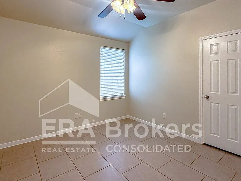 1400 Loyal Ln #A — Photo 16