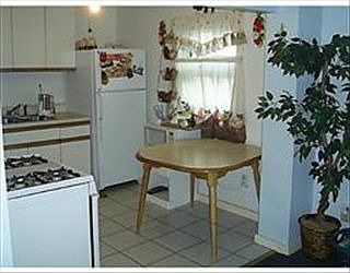 4th image of 8 Essex Cir