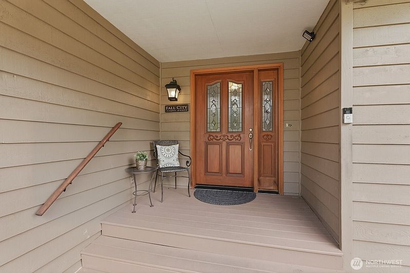 3rd image of 4604 332nd Avenue SE