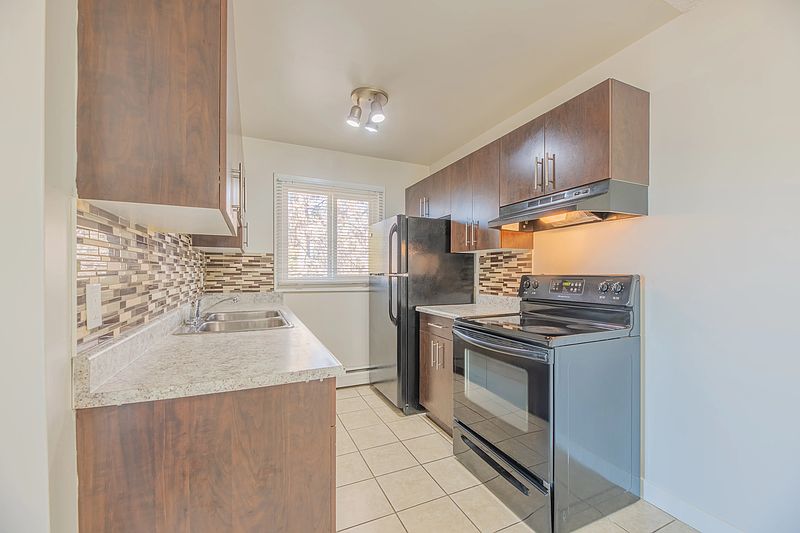 Edmonton Apartment for rent - 2 Bedrooms — photo 8