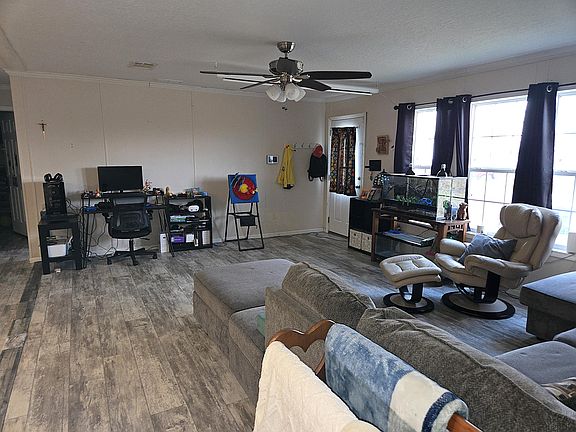 4th image of 1009 NE 5th Street