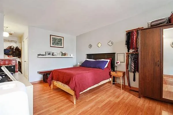 2828 N Burling St #401 — Photo 4