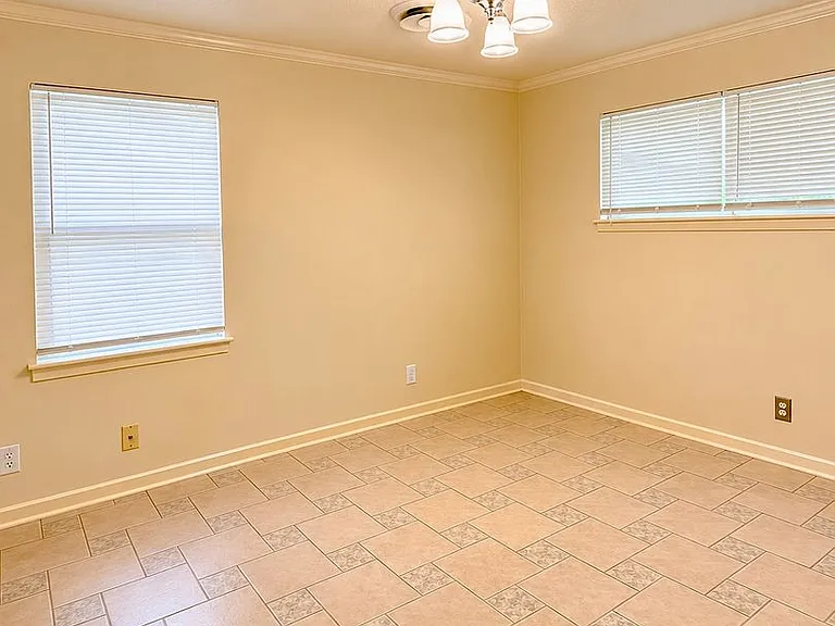 1512 S Ws Young Dr — Photo 6