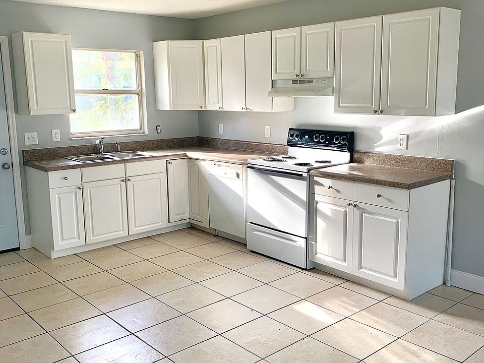 1st image of 2328 Fern Palm Dr