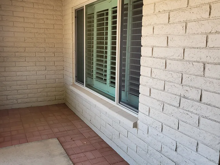 1642 E Carmen St — Photo 5