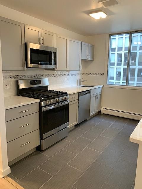 1st image of 2422 N Clark St #518