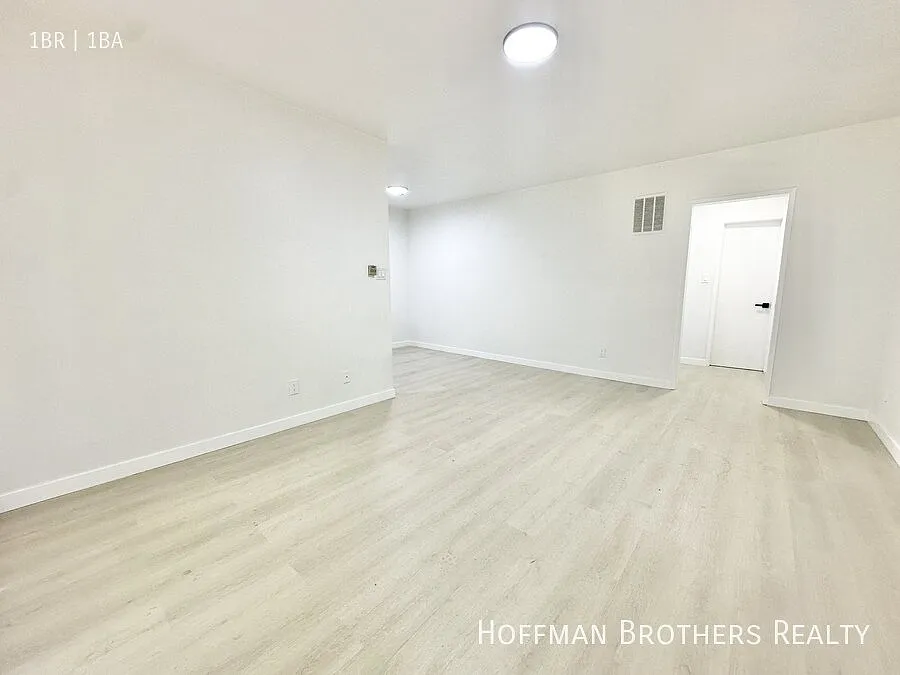 243 S Carondelet St Los Angeles, CA 90057 — Photo 2