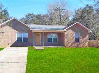 7222 Par Ln, Milton, FL 32570