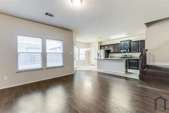 3 bed, 1584 sqft, $2,595 — Photo 3