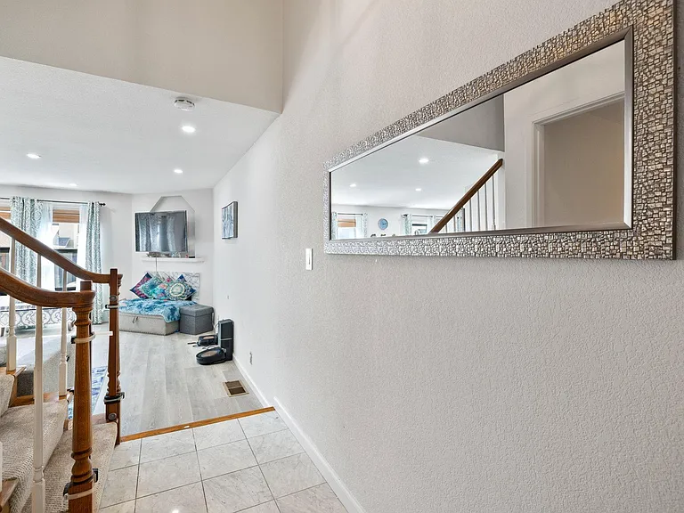 2232 Saint Claire Ct — Photo 4