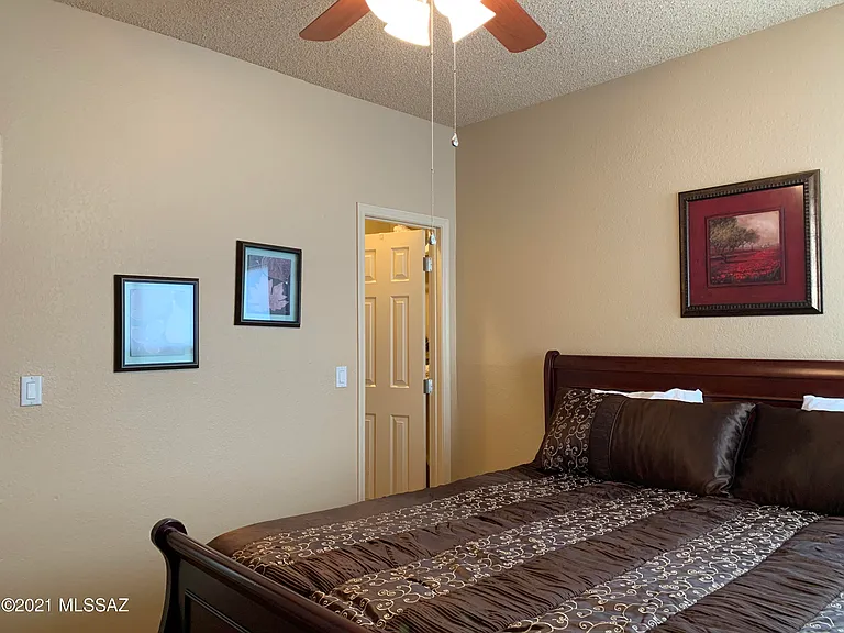 6655 N Canyon Crest Dr #23201 — Photo 29