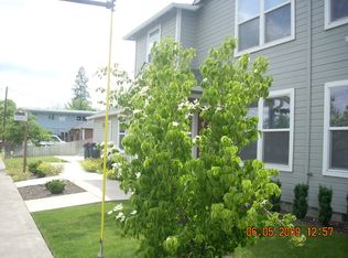 417 N 10th St, Central Point, OR 97502