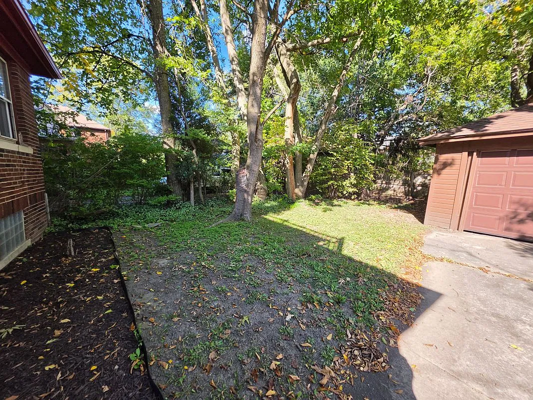 3 bed, 1.5 bath, 1809 sqft, $1,600 — Photo 3