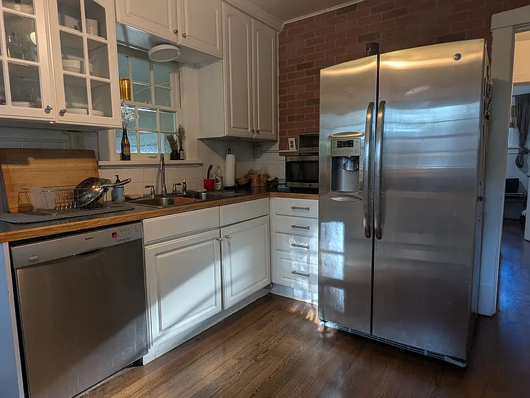 519 E Myrtle St — Photo 5