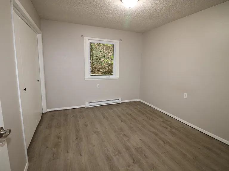 23053 Main St #12 — Photo 11
