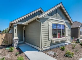 3180 SW 28th St, Redmond, OR 97756