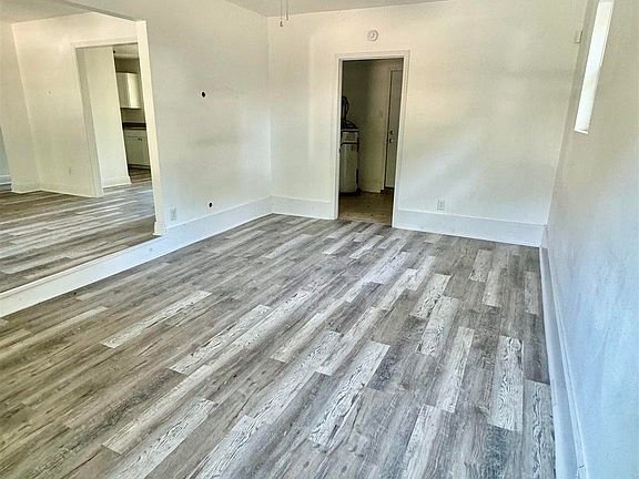 3rd image of 5665 Gainswood Ct