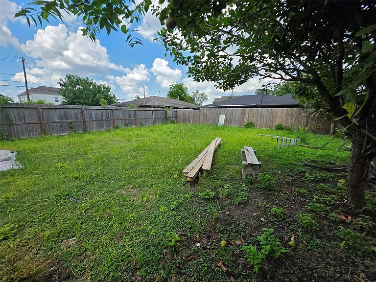 4105 Rutland St — Photo 34
