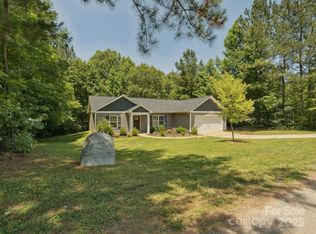 429 Summer Ridge Dr, Stanley, NC 28164