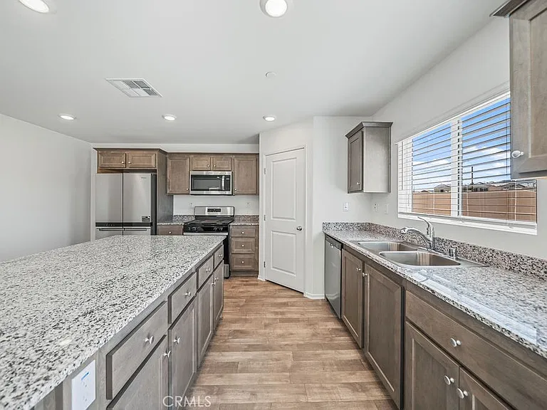 30547 Operetta St — Photo 9