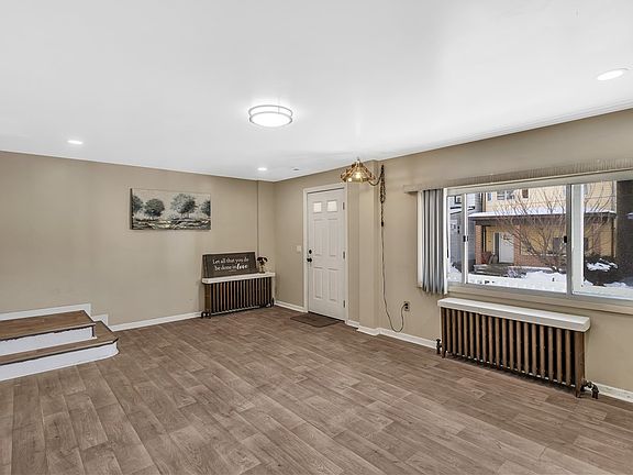 3rd image of 1920 Middle St