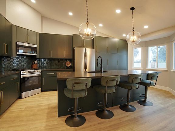 2nd image of 39760 Notting Hill Rd