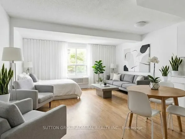 88 Charles St E #305, Toronto, ON M4Y 2W7