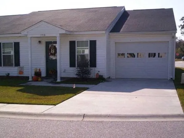 1718 Full Moon Rd, Effingham, SC 29541