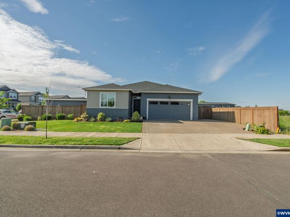 2802 Ben Brown Dr, Woodburn, OR 97071