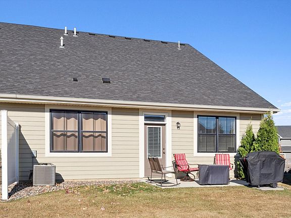 5th image of 7100 181st St W