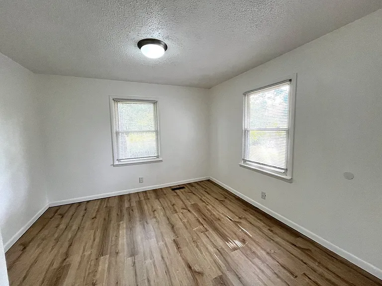 481 McQuade Cir — Photo 21
