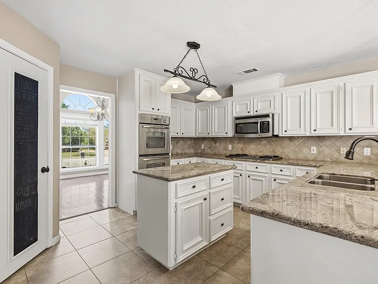905 Winged Foot Dr — Photo 13