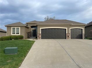 7526 N Eastern Ave, Kansas City, MO 64158