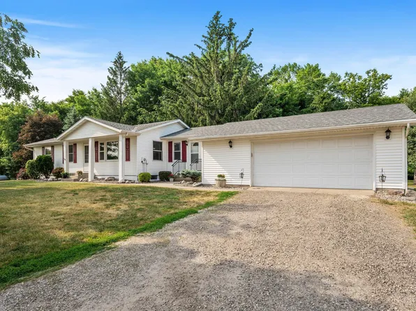 5147 Peterson Trl NE, Cambridge, MN 55008