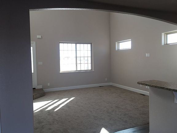 5th image of 3929 Bobolink Ln