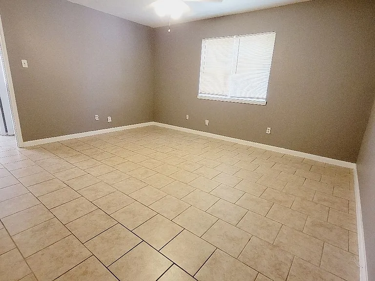 8607 Crystal Cove Cir — Photo 12