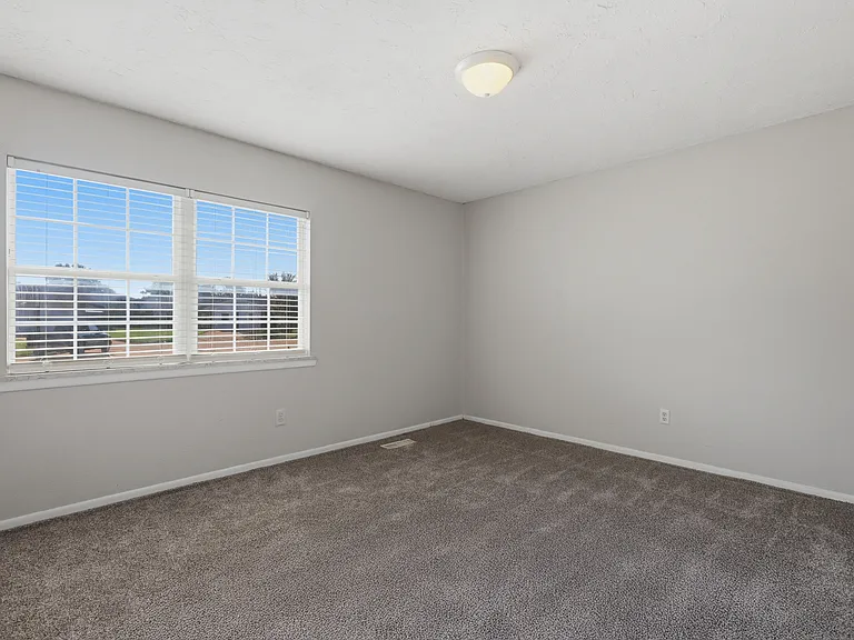 905 Craig Dr — Photo 11