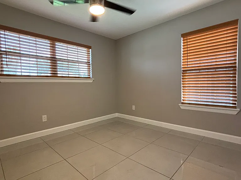 1014 Ursula St — Photo 16