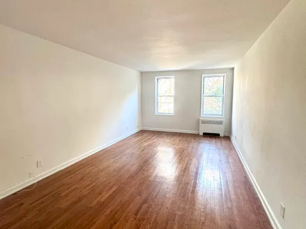2355 East 12th Street 2U image 2 of 5