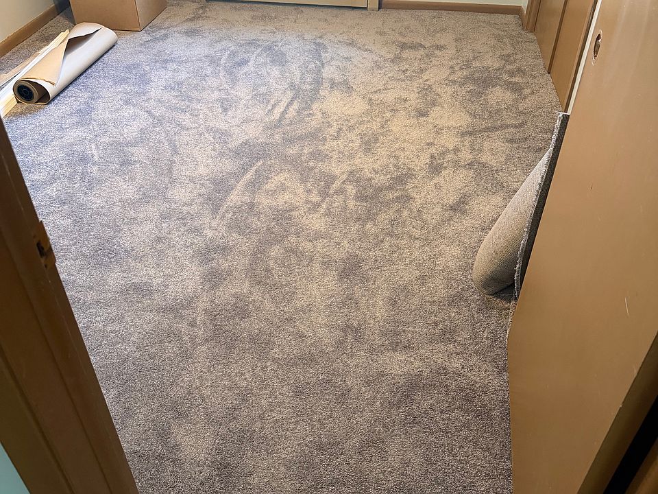 2nd image of 935 Lincoln St APT 2
