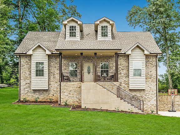 2nd image of 107 Carson Ct